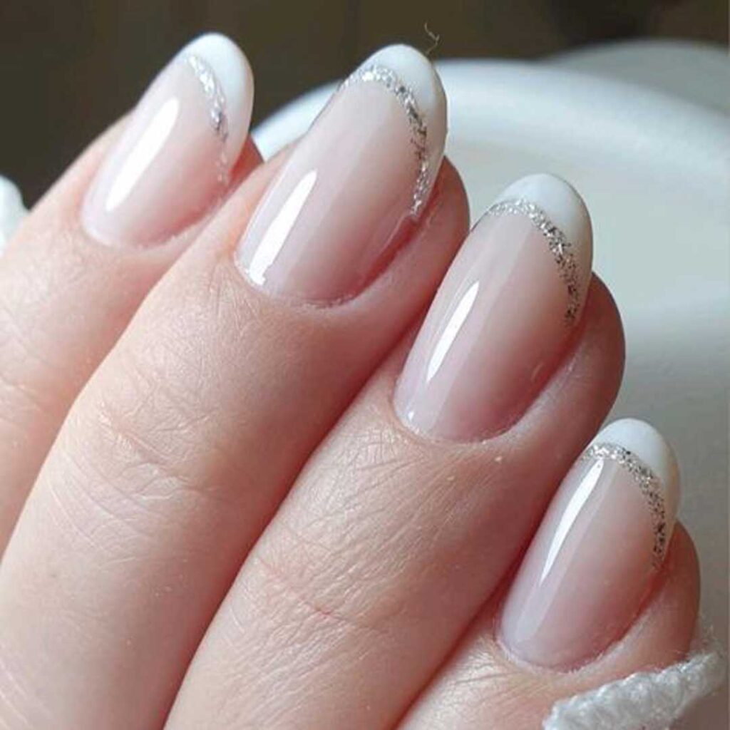 مدل های فرنچ ناخن با طرح اکلیل